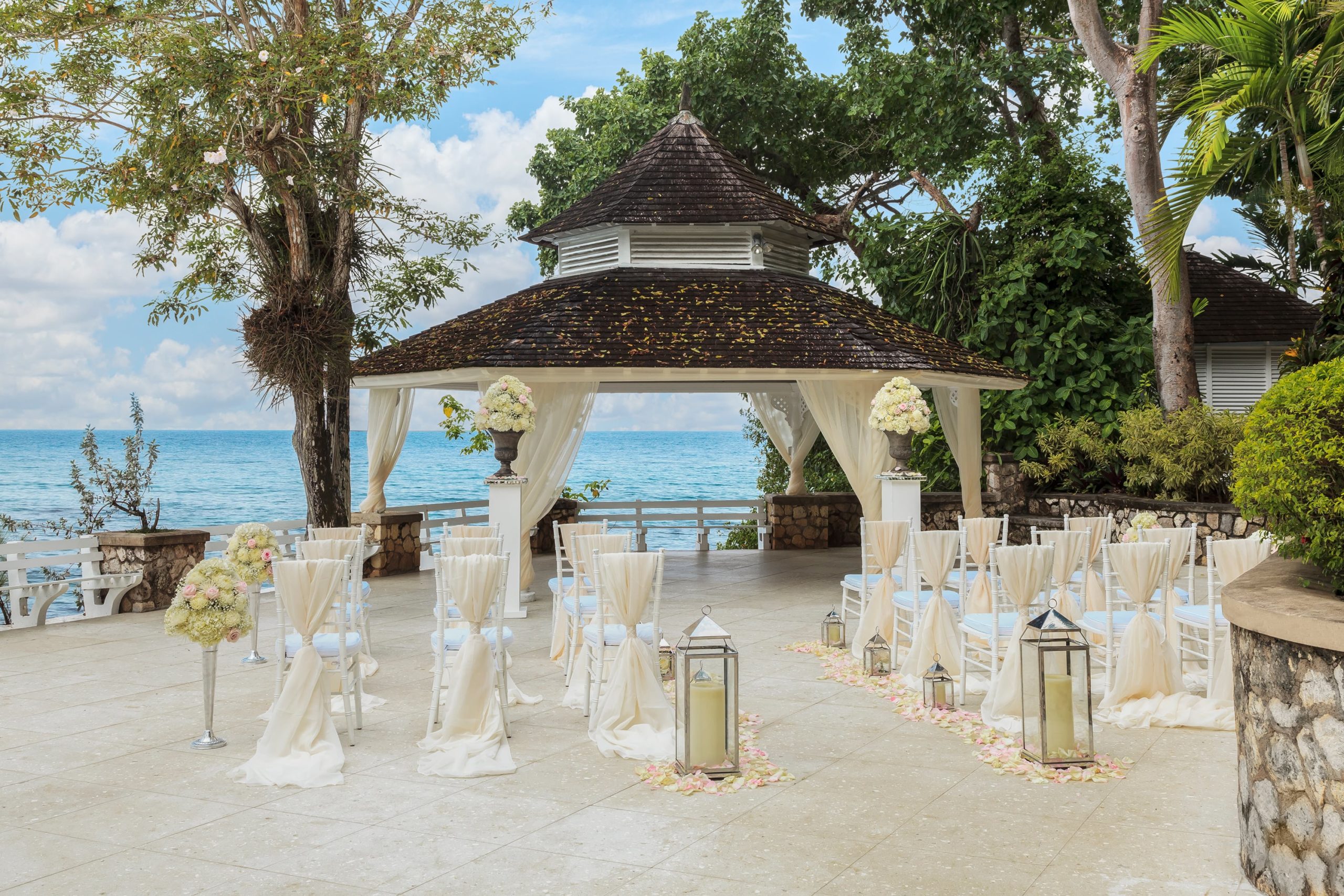 couples sans souci beach front wedding